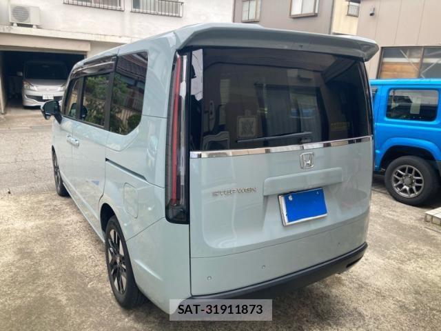 Honda e 2023-09 8075702-4
