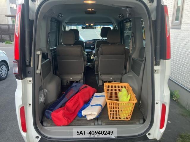 Honda e 2015-11 8317301-14