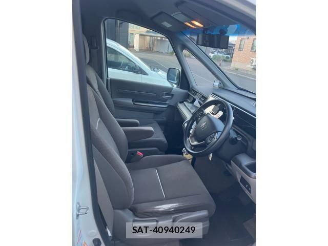 Honda e 2015-11 8317301-17