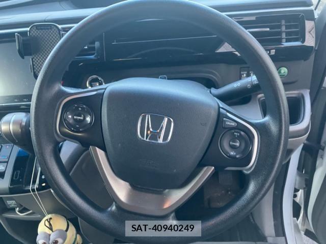Honda e 2015-11 8317301-19