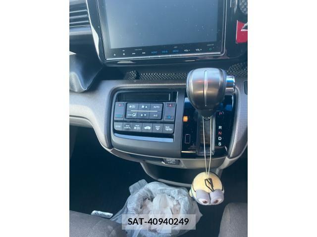 Honda e 2015-11 8317301-22