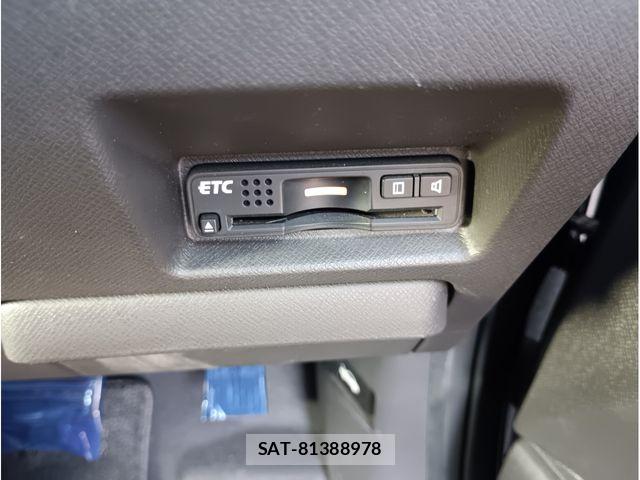 Honda e 2012-06 8368980-9