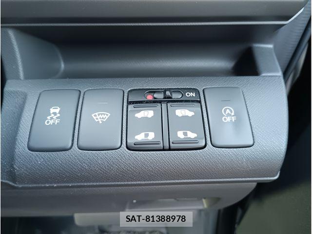 Honda e 2012-06 8368980-12