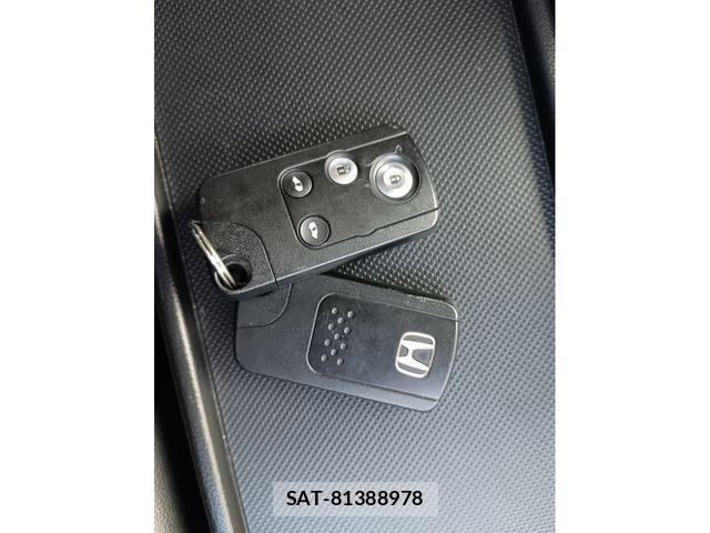 Honda e 2012-06 8368980-13