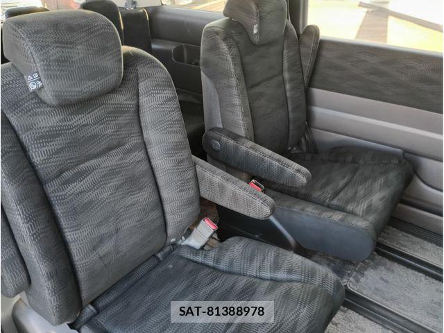 Honda e 2012-06 8368980-14