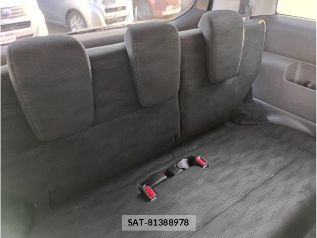 Honda e 2012-06 8368980-15