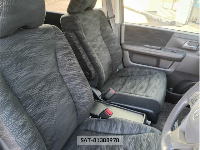 Honda e 2012-06 8368980-5