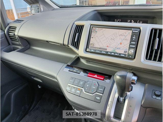 Honda e 2012-06 8368980-6