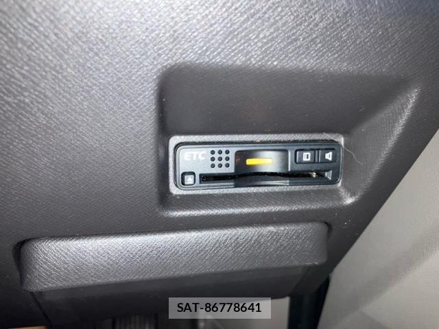 Honda e 2013-03 8528565-14