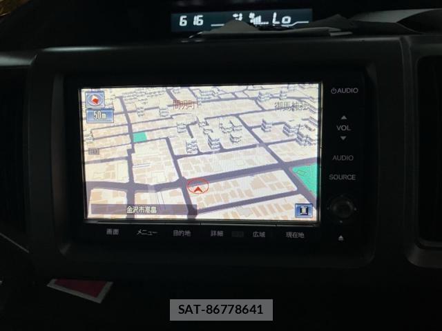 Honda e 2013-03 8528565-18