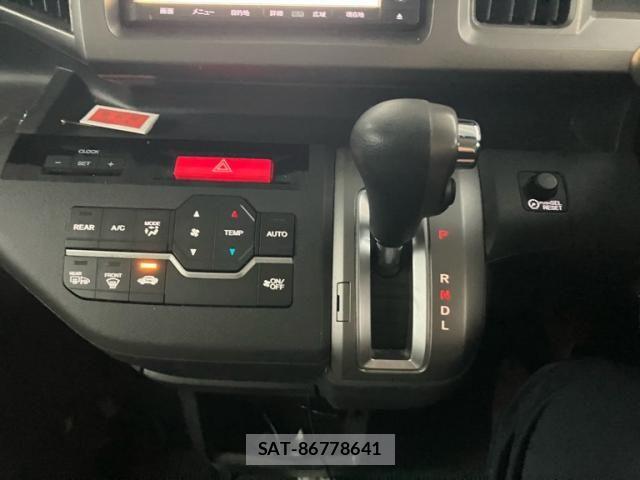 Honda e 2013-03 8528565-21