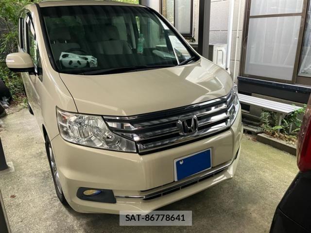 Honda e 2013-03 8528565-2