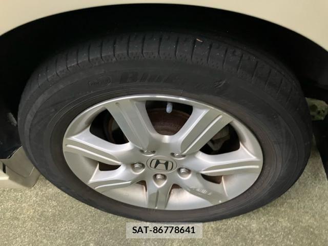 Honda e 2013-03 8528565-5
