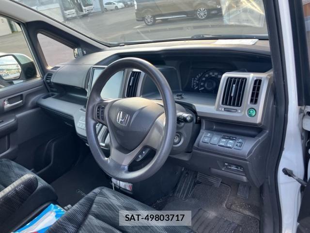 Honda e 2013-09 8629073-17