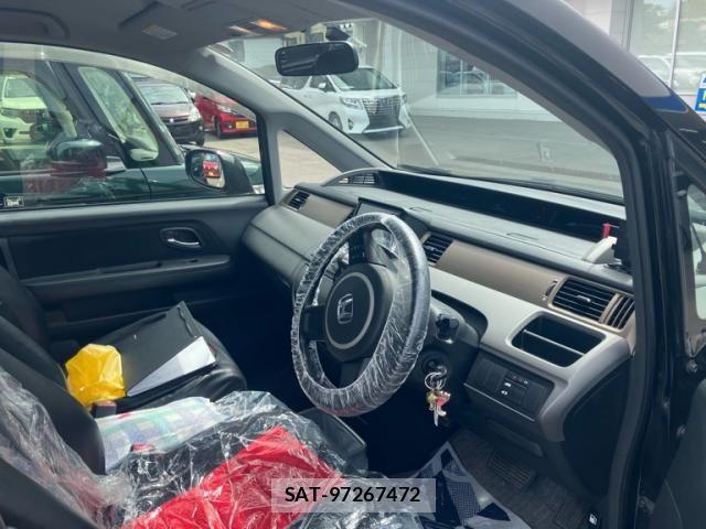 Honda e 2008-08 8666950-13