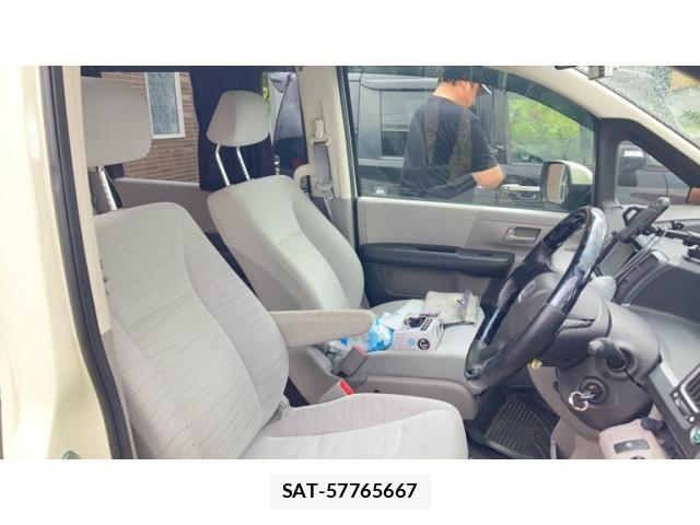Honda e 2011-10 8797576-15