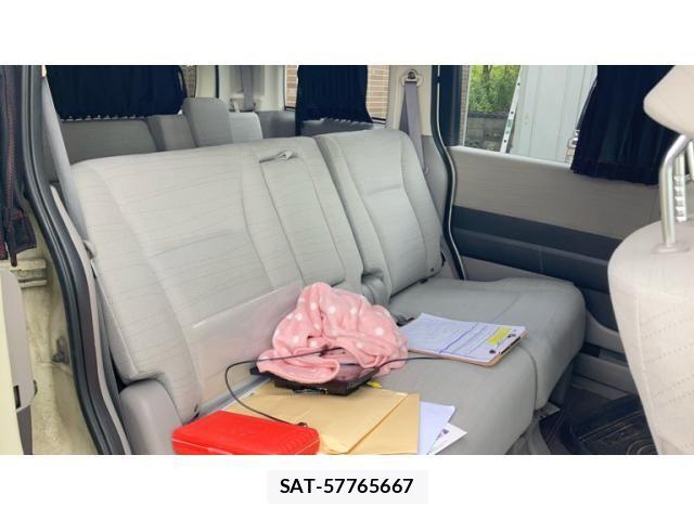 Honda e 2011-10 8797576-16
