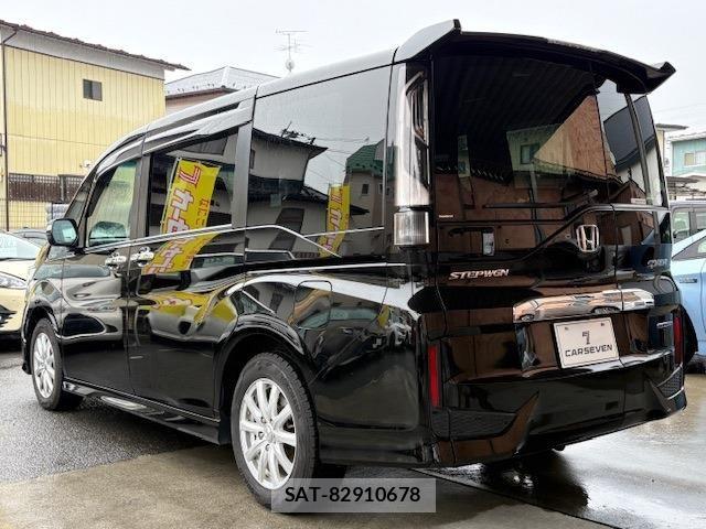 Honda e 2019-07 6247618-6
