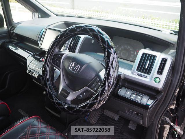 Honda e 2014-02 977774-1