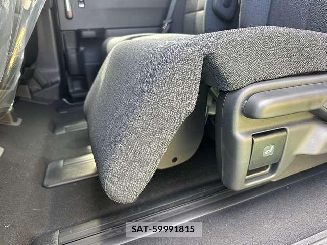 Honda STEP WGN 2026-03 7225523-12