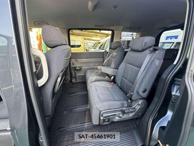 Honda STEP WGN 2026-01 7330299-5