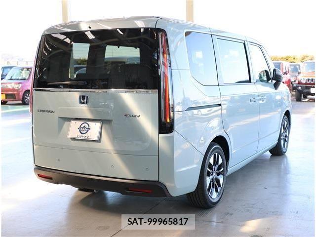 Honda STEP WGN 2026-02 7330291-3