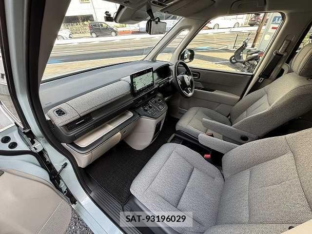 Honda STEP WGN 2025-05 7330298-28