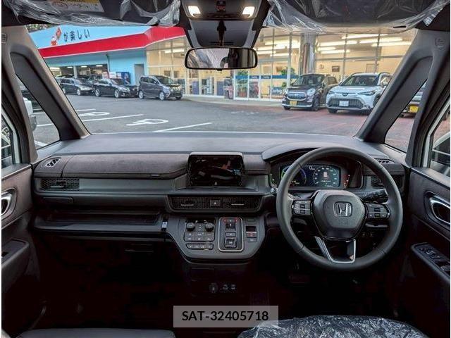 Honda STEP WGN 2026-05 7359958-13