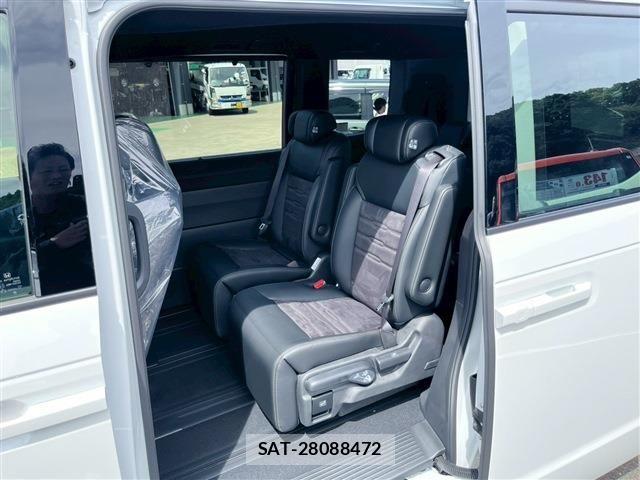 Honda STEP WGN 2025-12 7359956-4