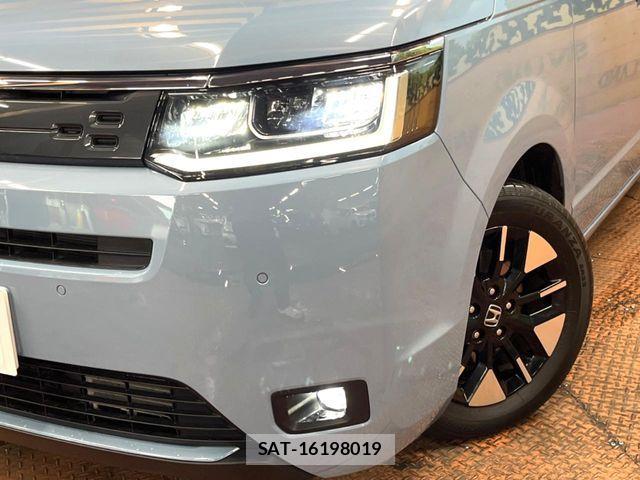Honda STEP WGN 2023-08 7789426-12