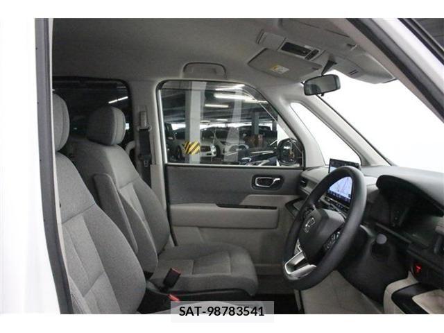 Honda STEP WGN 2023-05 8075707-28