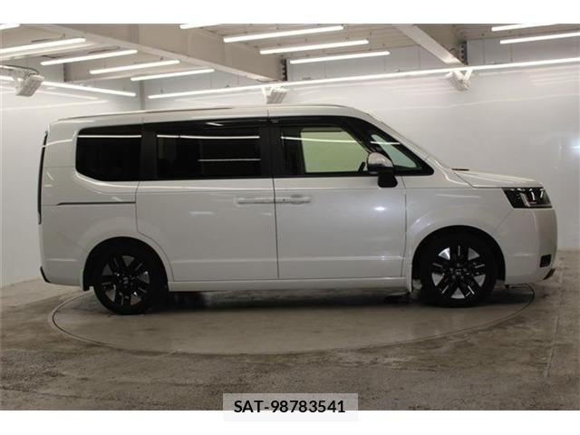 Honda STEP WGN 2023-05 8075707-3