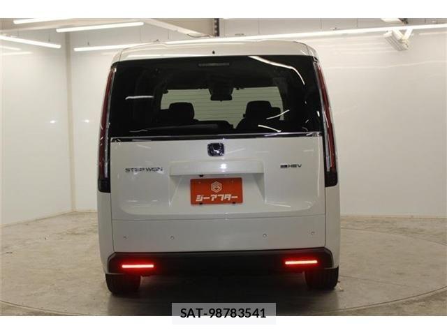 Honda STEP WGN 2023-05 8075707-5