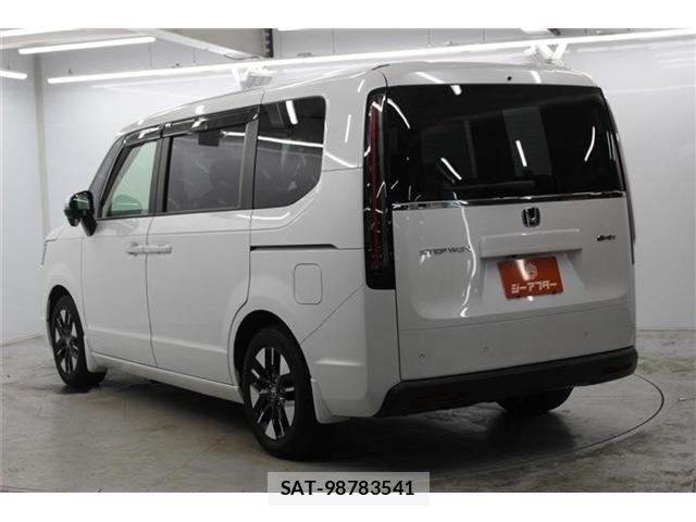 Honda STEP WGN 2023-05 8075707-6