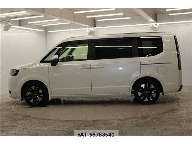 Honda STEP WGN 2023-05 8075707-7