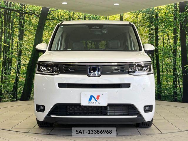 Honda STEP WGN 2023-06 8210399-14