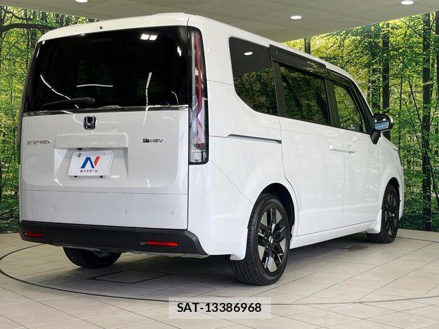Honda STEP WGN 2023-06 8210399-17