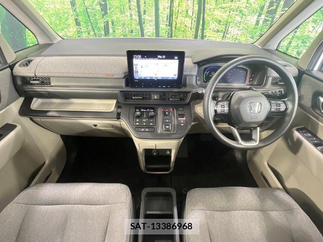 Honda STEP WGN 2023-06 8210399-1