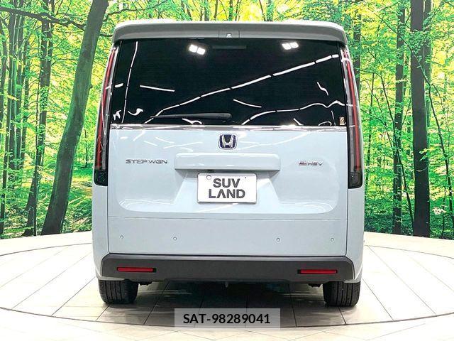 Honda STEP WGN 2023-01 8246783-16