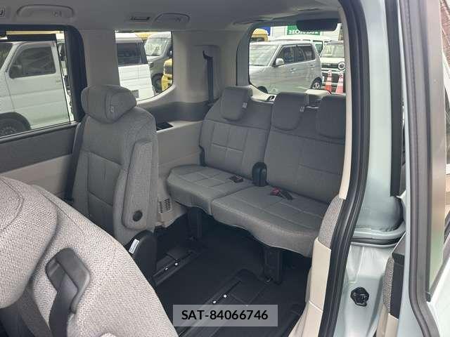 Honda STEP WGN 2026-06 8415113-14
