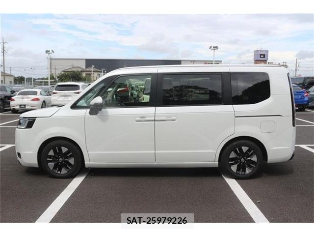 Honda STEP WGN 2023-07 8797577-12