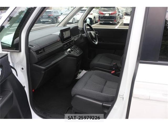 Honda STEP WGN 2023-07 8797577-27