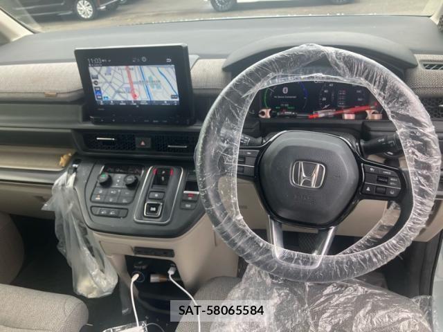 Honda STEP WGN 2023-05 8850728-14