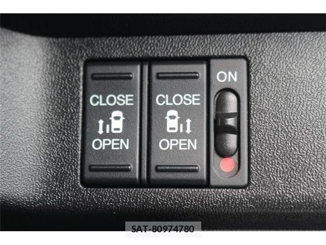 Honda STEP WGN 2018-03 5879570-6