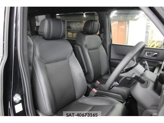 Honda STEP WGN 2023-10 5879546-24