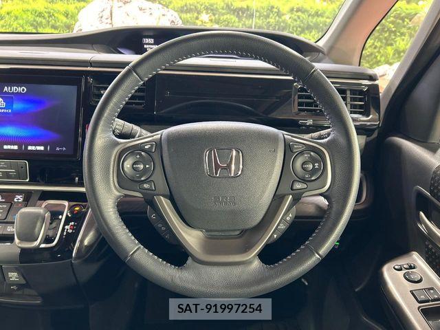 Honda STEP WGN 2021-04 5879554-11