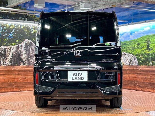 Honda STEP WGN 2021-04 5879554-15