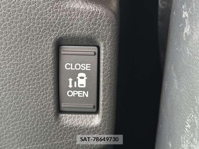 Honda STEP WGN 2026-02 5879531-9