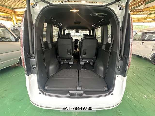 Honda STEP WGN 2026-02 5879531-17