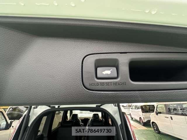 Honda STEP WGN 2026-02 5879531-18